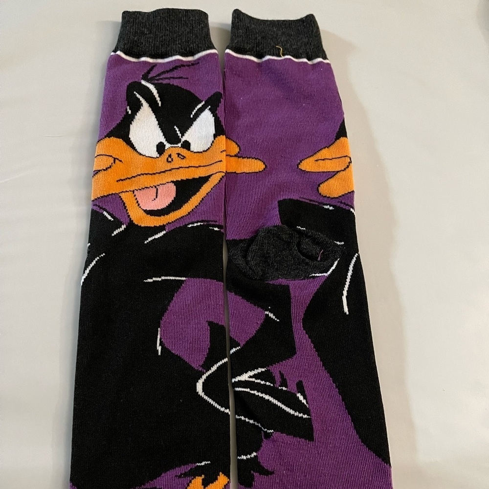 NWOT Daffy The Duck Cartoon Men’s Novelty Socks Size 7-10